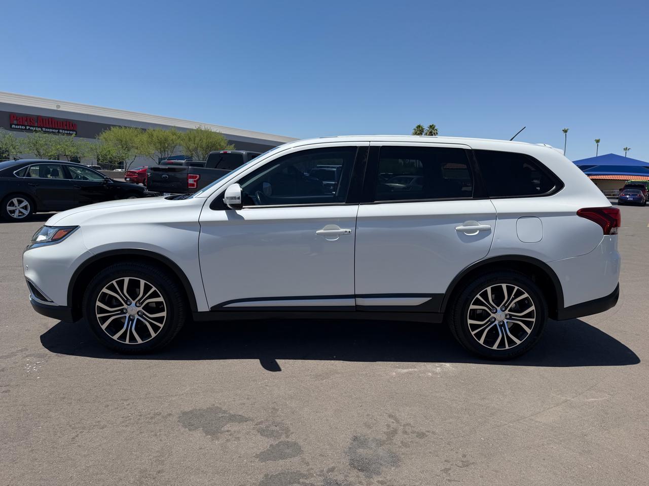 Mitsubishi Outlander SE 2WD 2016