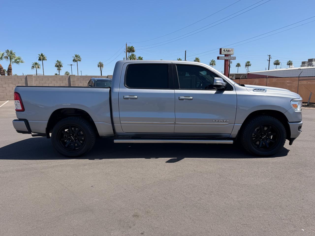 RAM 1500 Big Horn Crew Cab SWB 4WD 2019