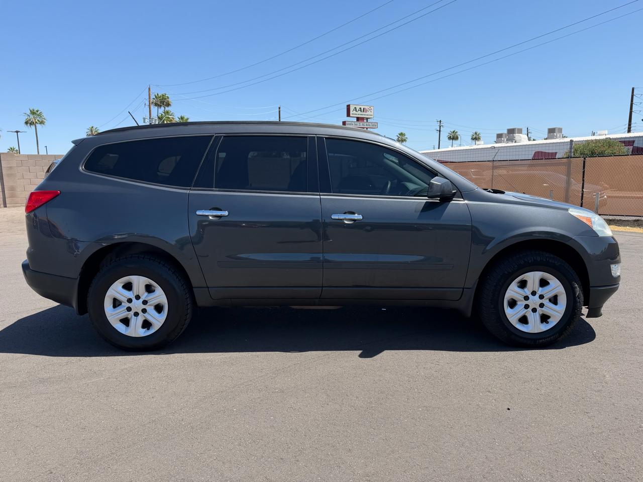 Chevrolet Traverse LS AWD w/PDC 2011