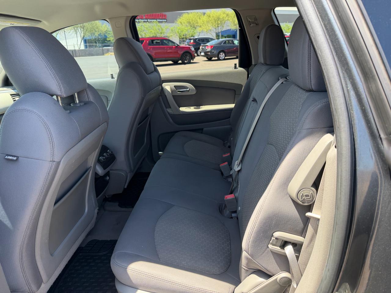 Chevrolet Traverse LS AWD w/PDC 2011
