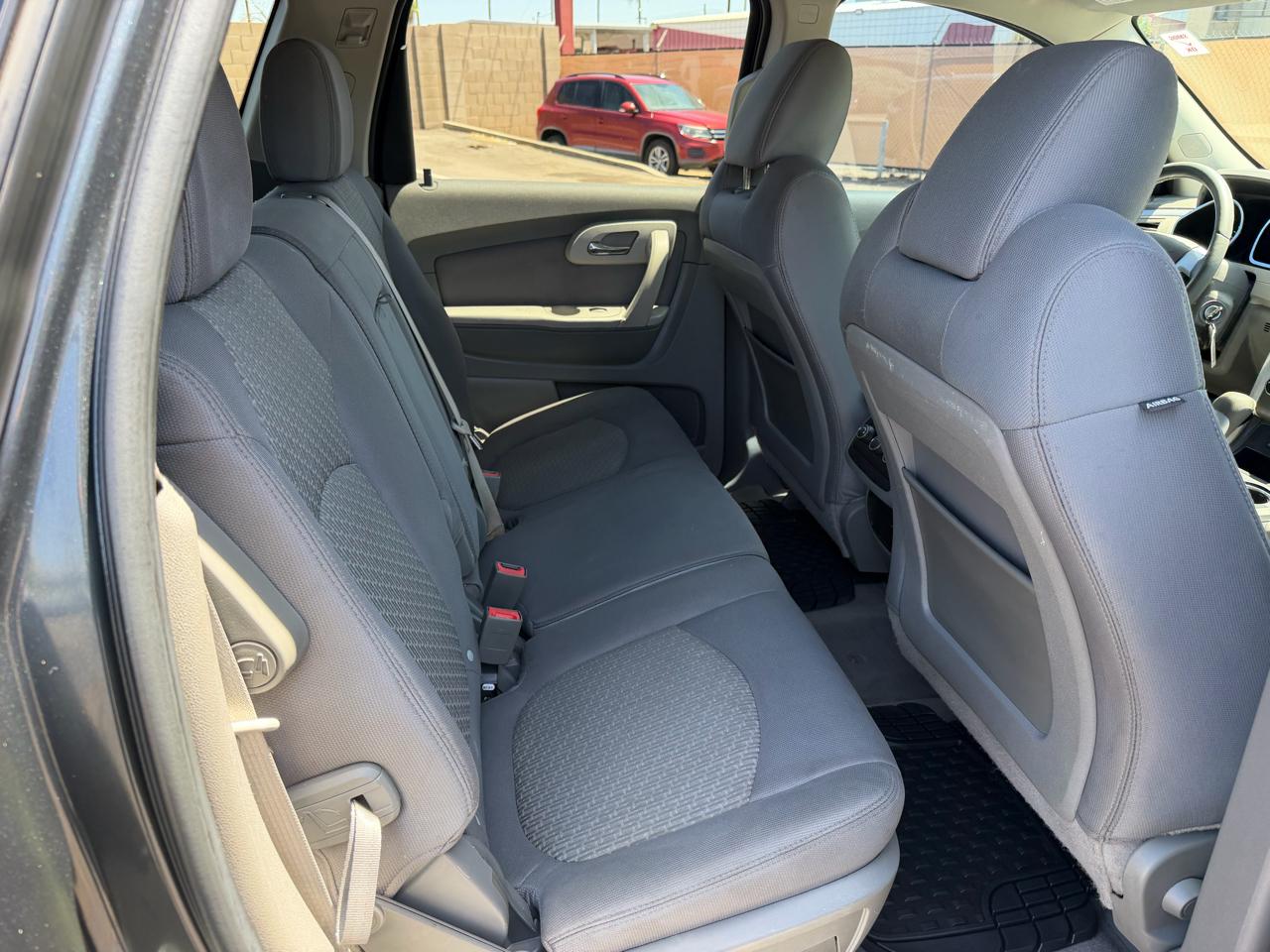 Chevrolet Traverse LS AWD w/PDC 2011