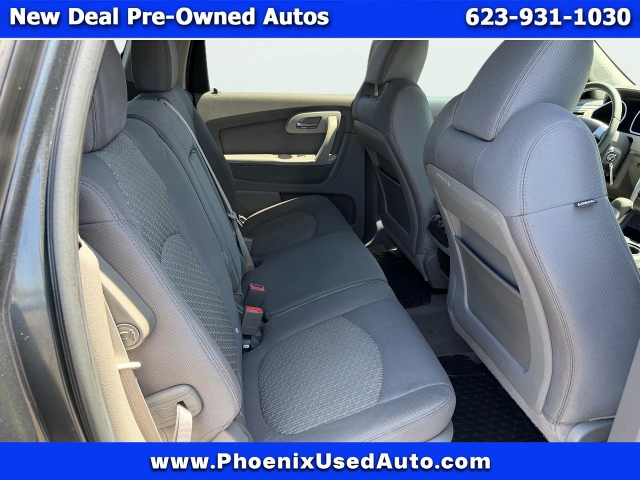 Chevrolet Traverse LS AWD w/PDC 2011