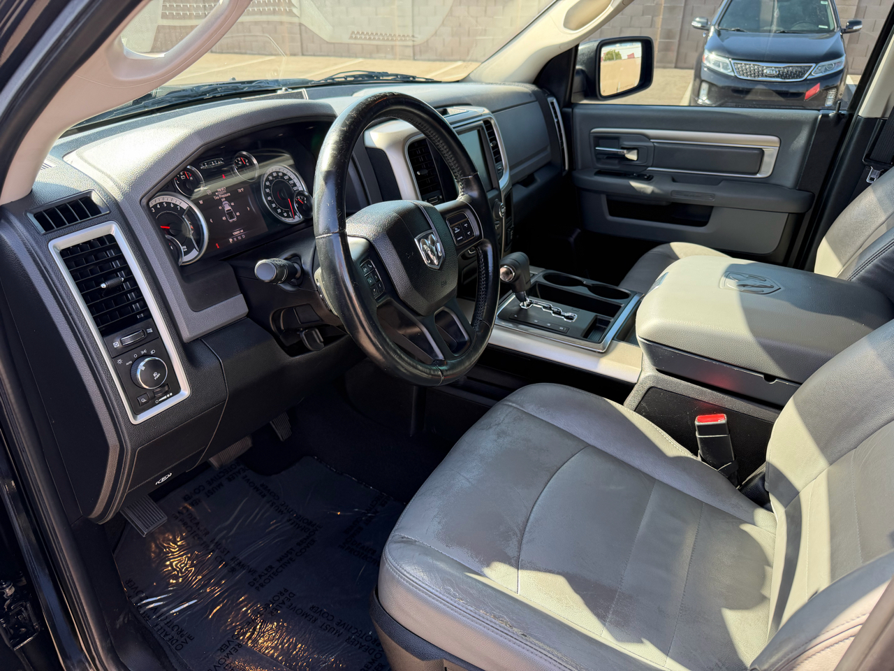 RAM 1500 2WD Crew Cab 140.5" Big Horn 2013