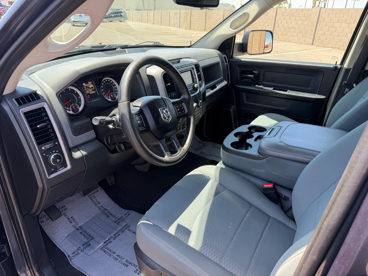 RAM 1500 2WD Crew Cab 140.5" Express 2016