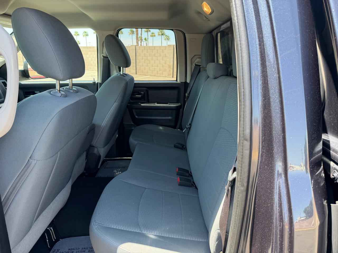 RAM 1500 2WD Crew Cab 140.5" Express 2016