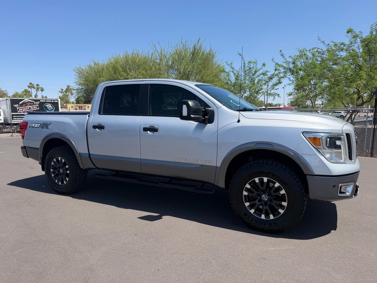 Nissan Titan PRO-4X Crew Cab 4WD 2019