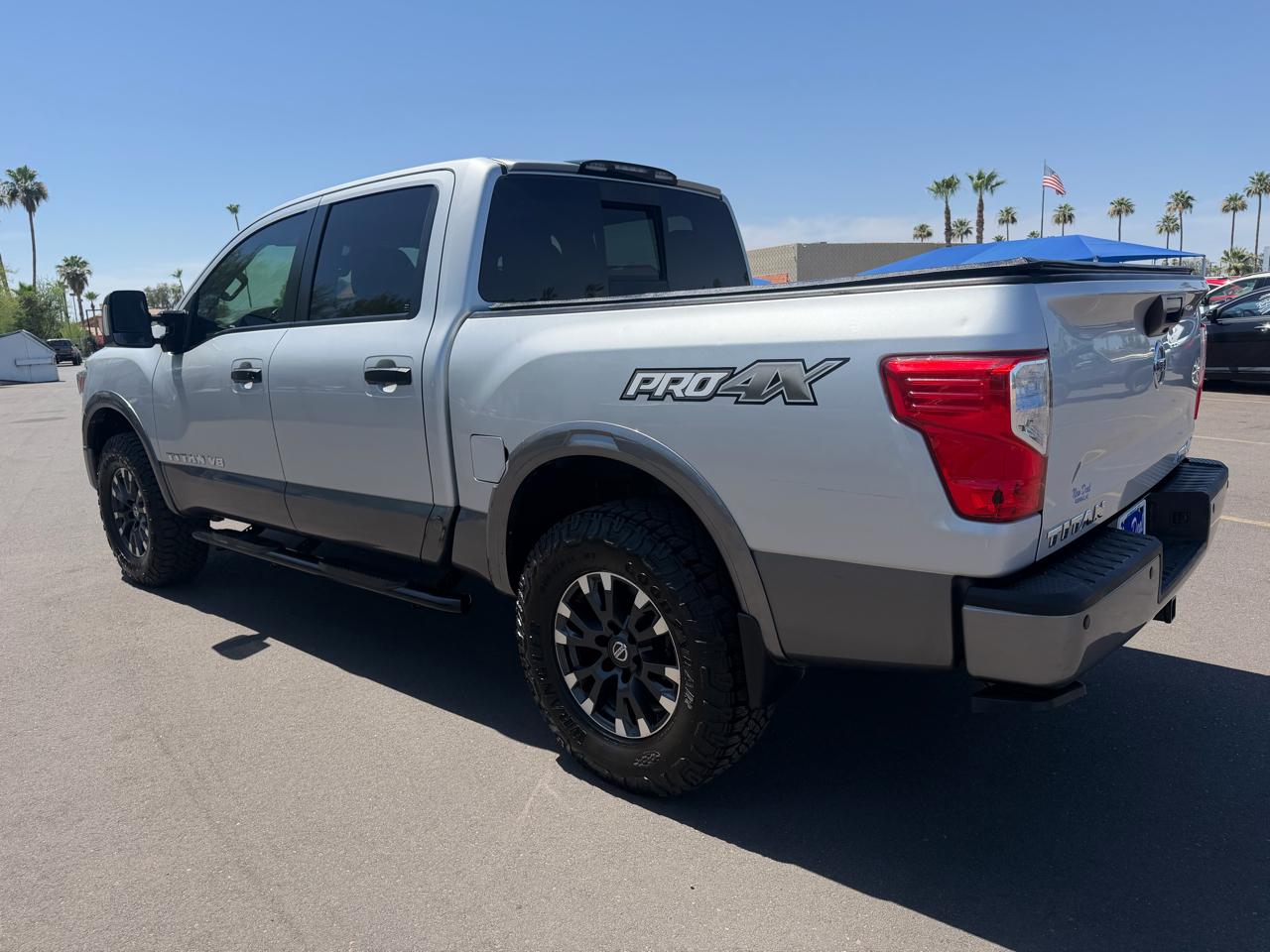 Nissan Titan PRO-4X Crew Cab 4WD 2019