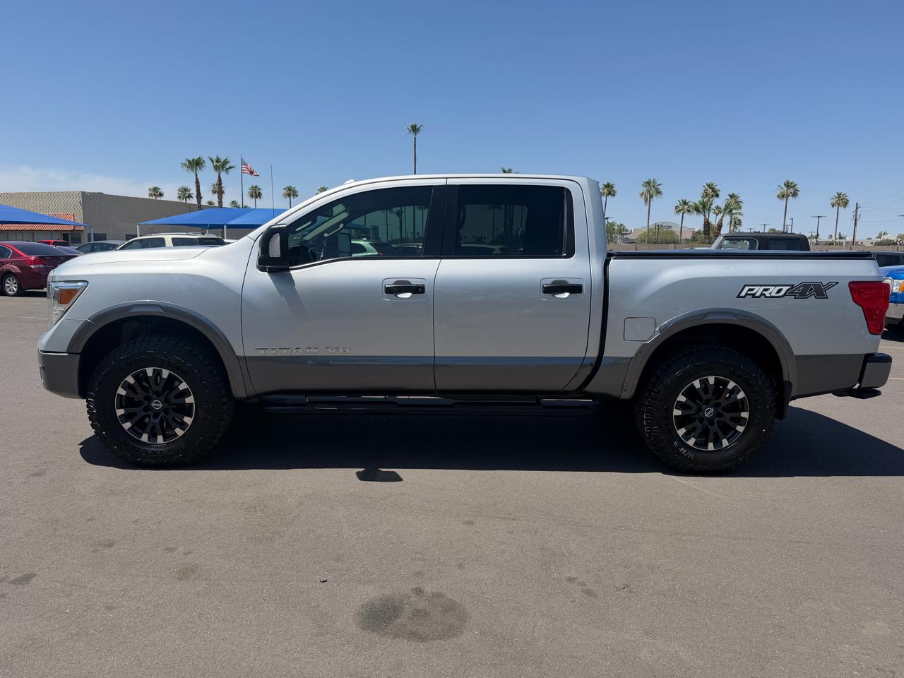 Nissan Titan PRO-4X Crew Cab 4WD 2019