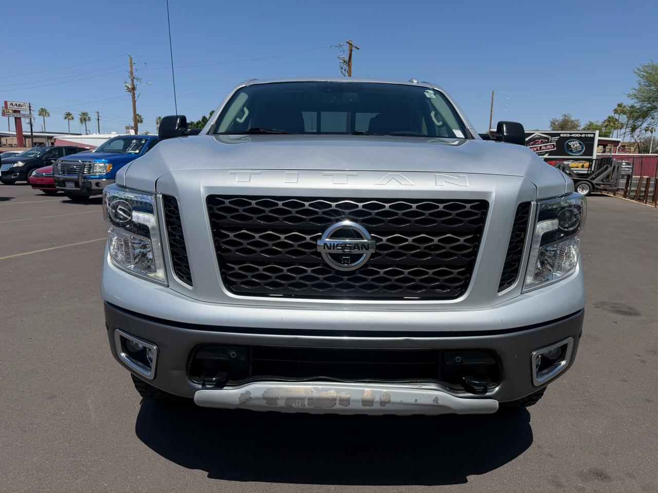 Nissan Titan PRO-4X Crew Cab 4WD 2019