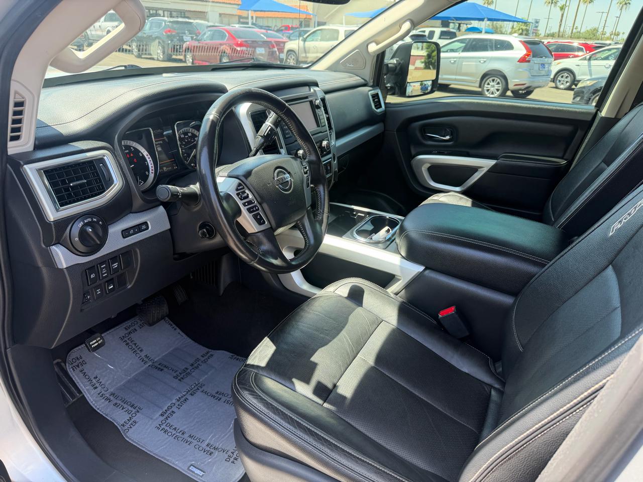 Nissan Titan PRO-4X Crew Cab 4WD 2019