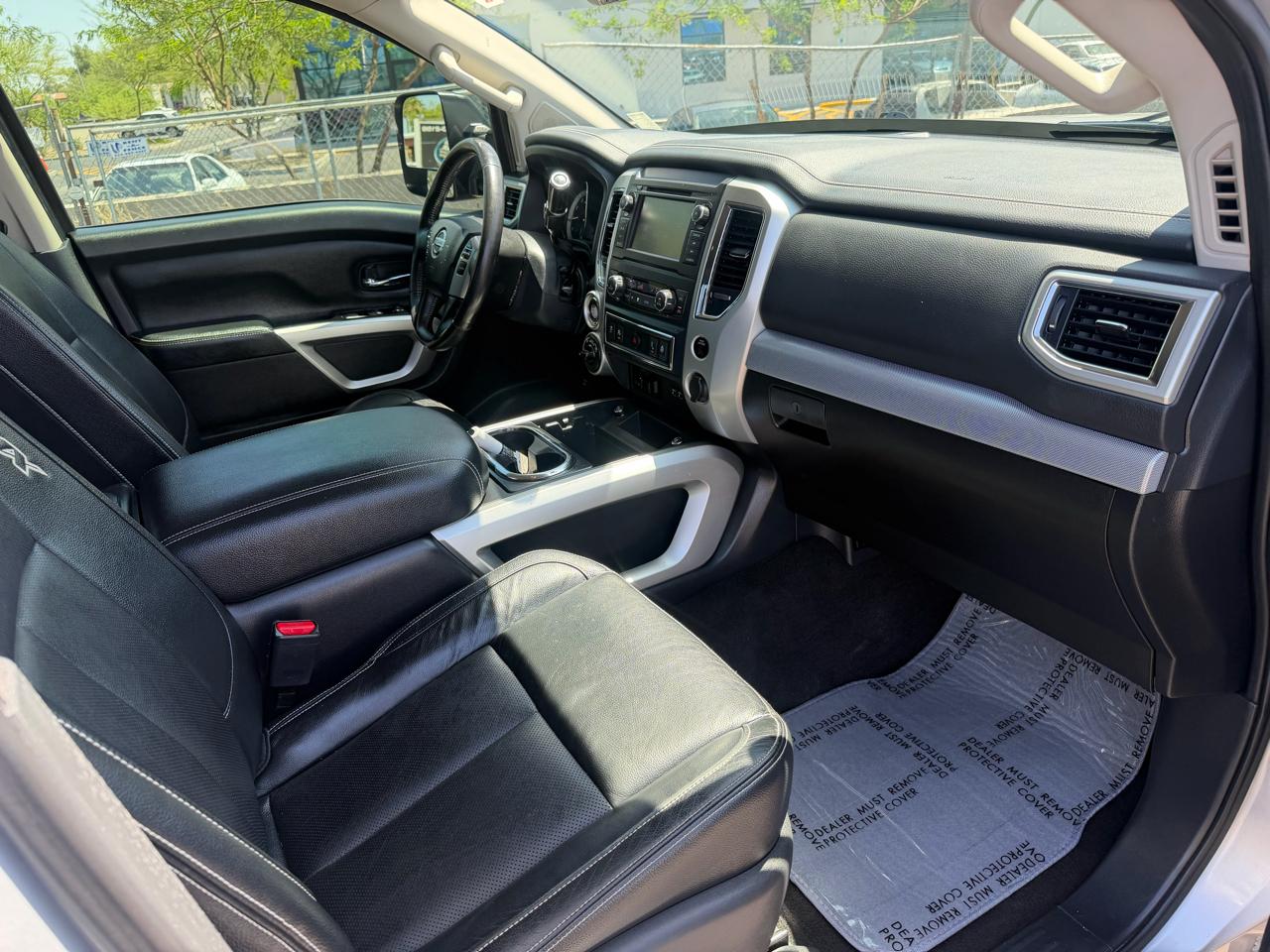 Nissan Titan PRO-4X Crew Cab 4WD 2019