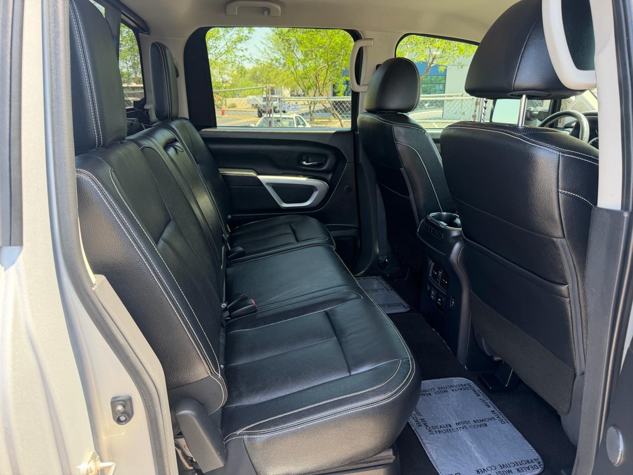 Nissan Titan PRO-4X Crew Cab 4WD 2019