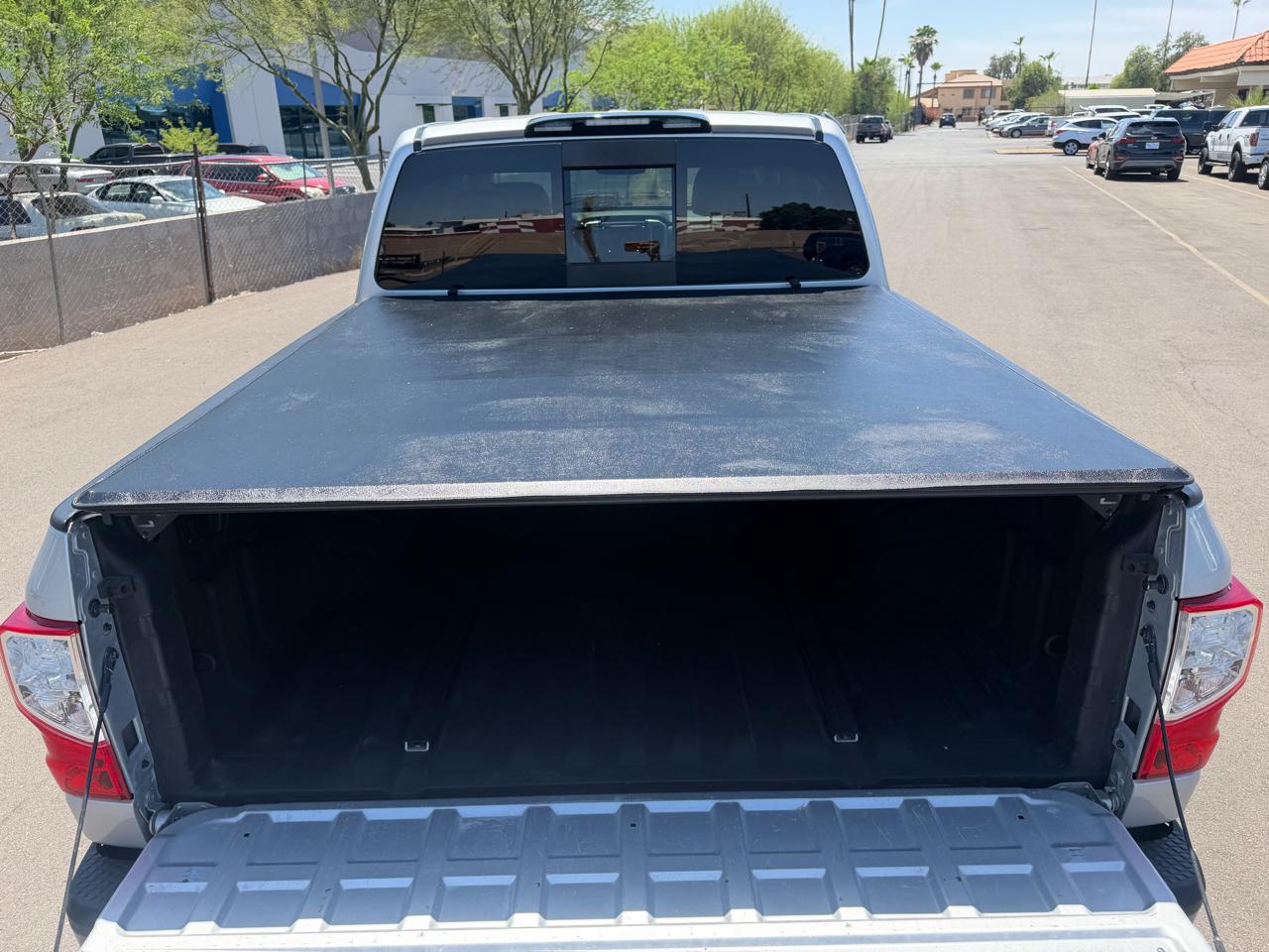 Nissan Titan PRO-4X Crew Cab 4WD 2019