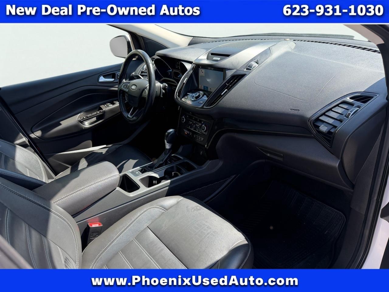 Ford Escape Titanium 4WD 2017