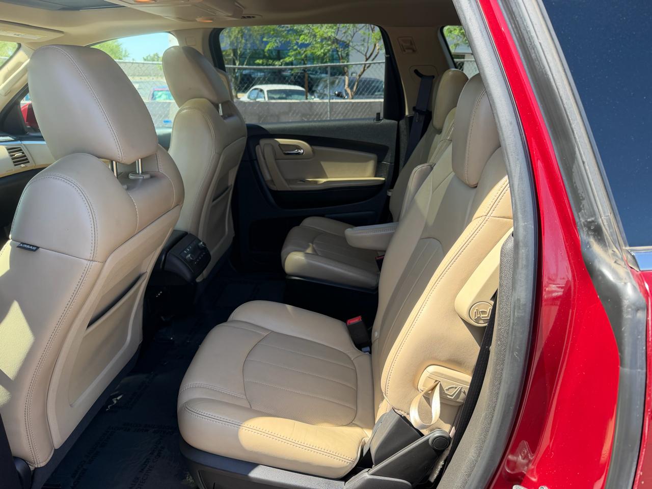 Chevrolet Traverse LTZ FWD 2010