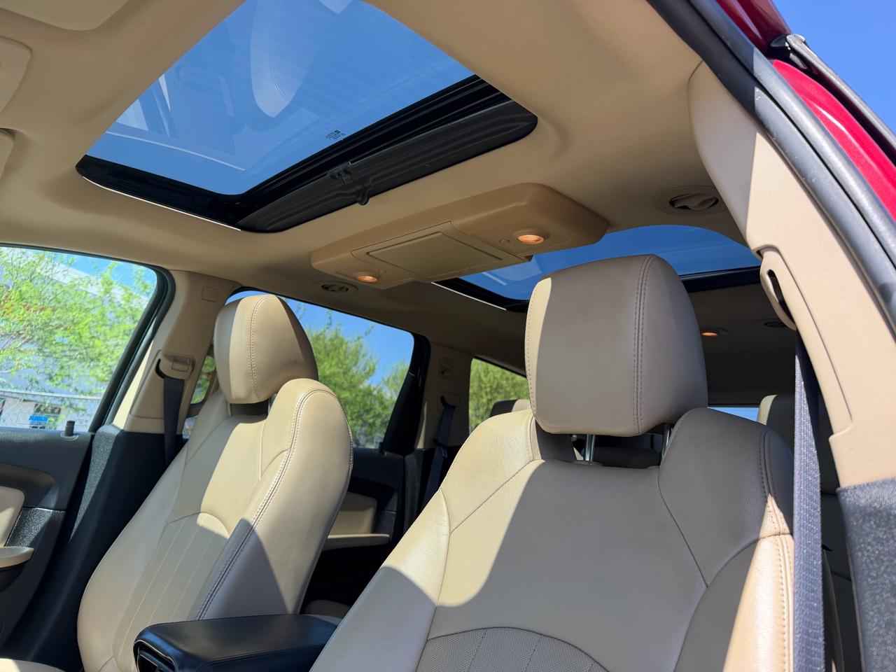 Chevrolet Traverse LTZ FWD 2010