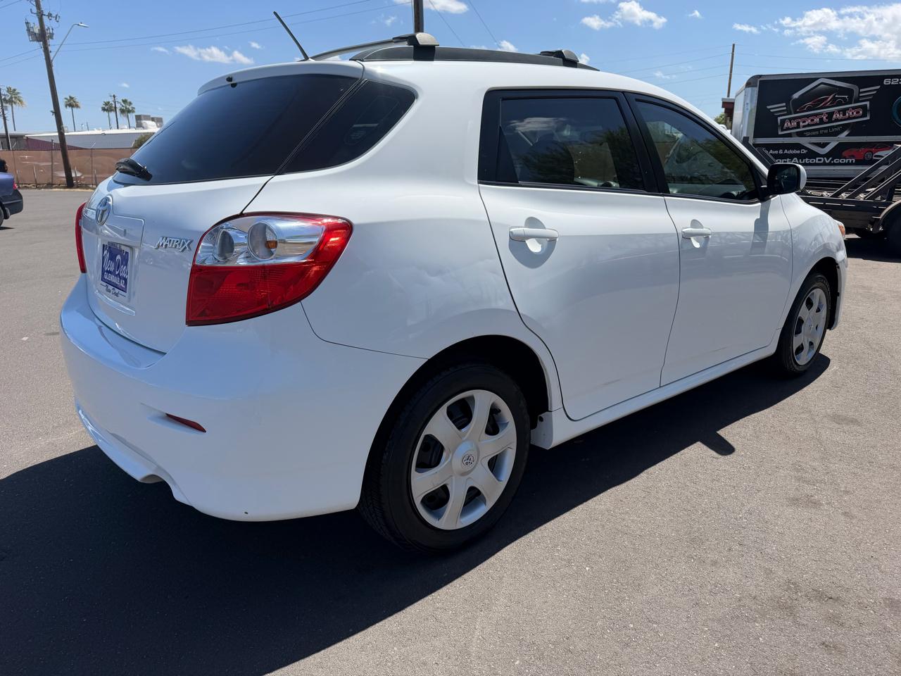 Toyota Matrix Base 4-Speed AT 2009
