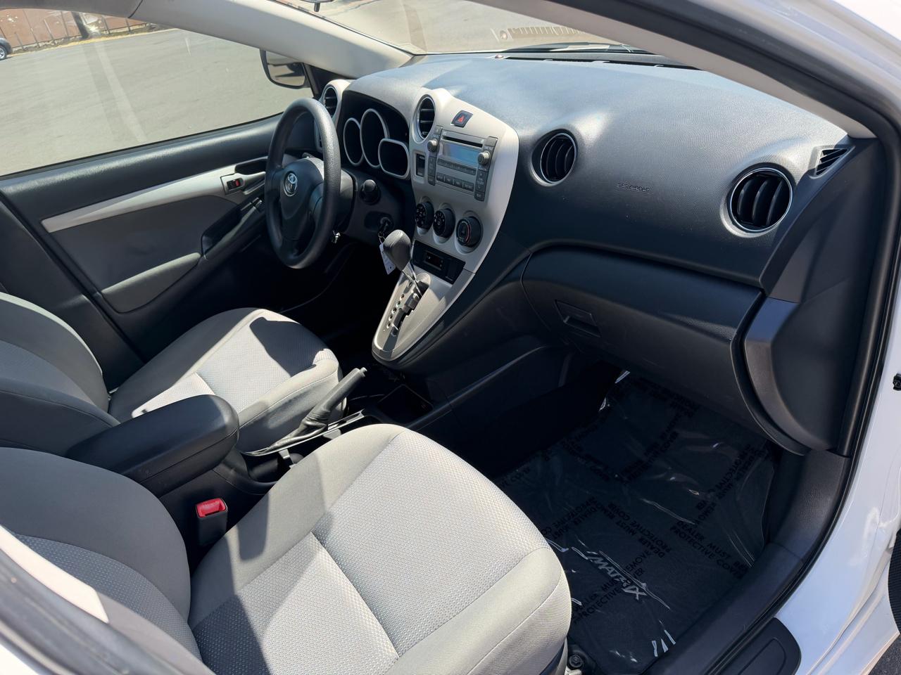 Toyota Matrix Base 4-Speed AT 2009