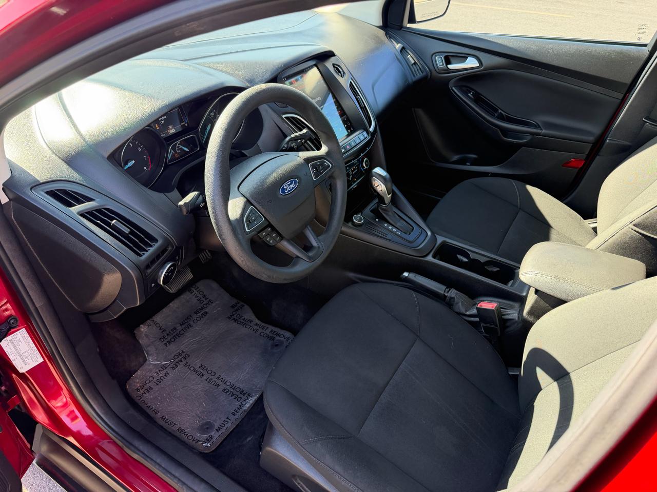 Ford Focus SE Sedan 2015