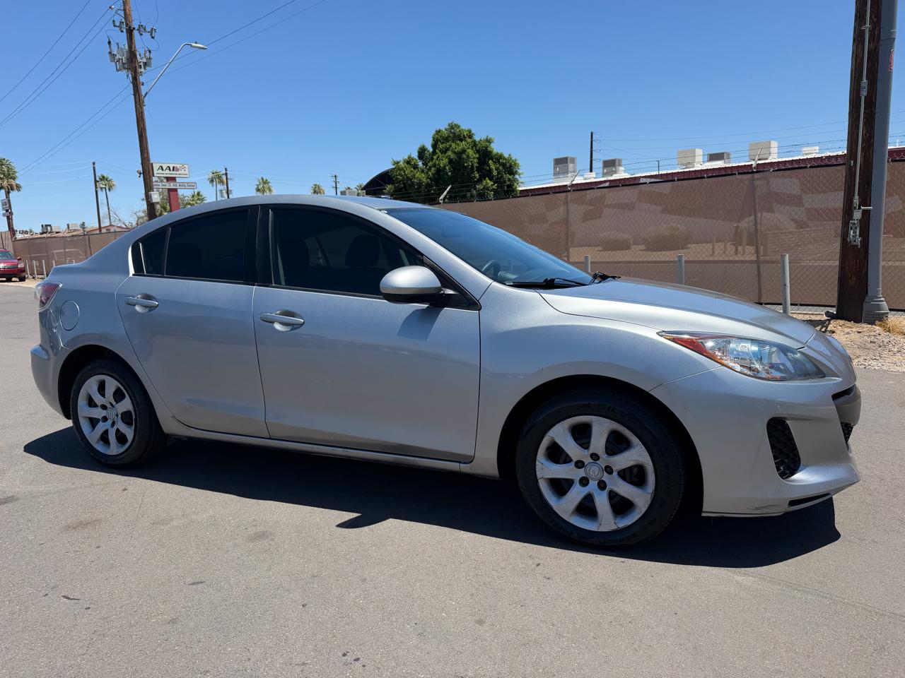 Mazda MAZDA3 i Sport 4-Door 2013