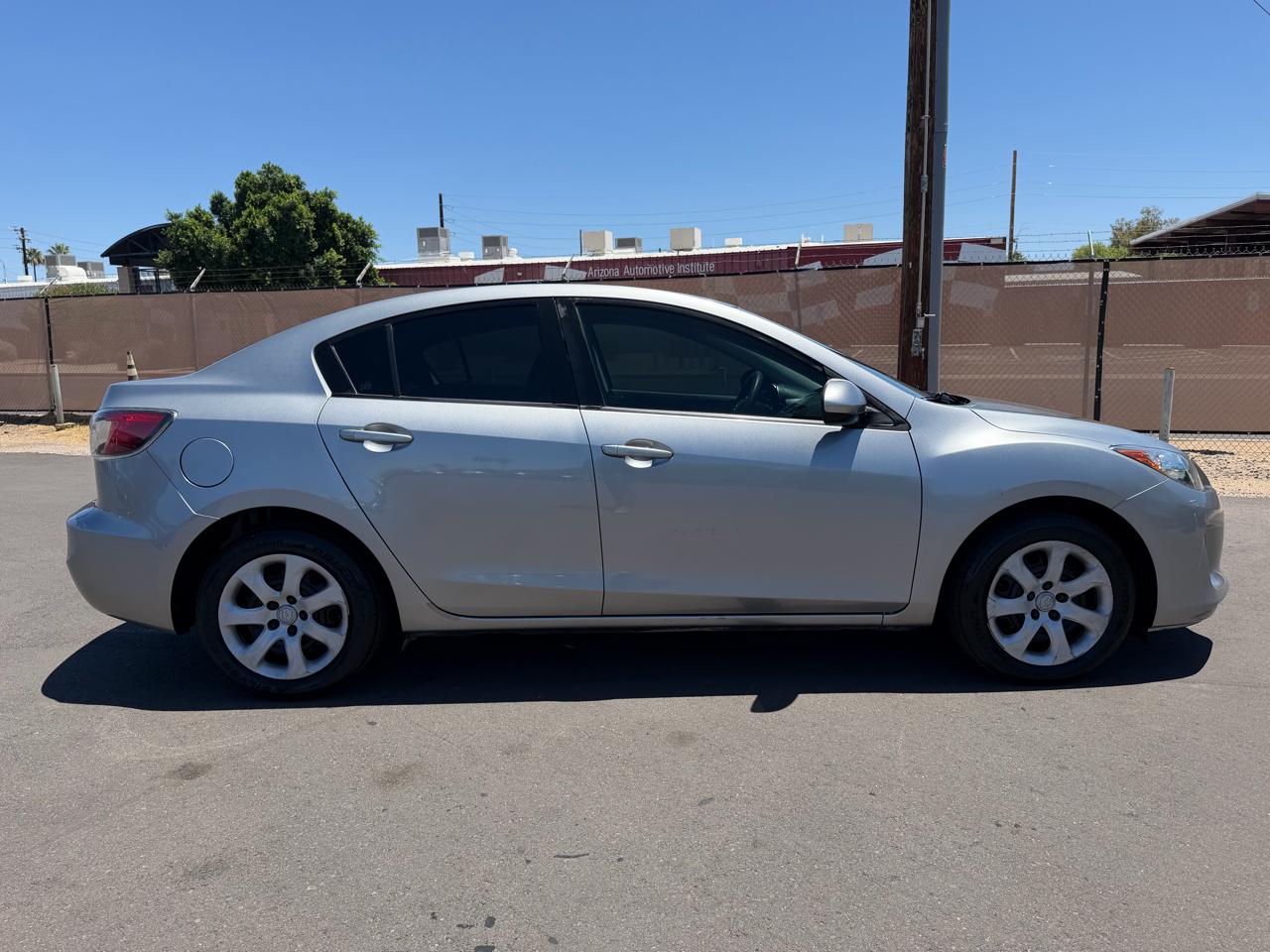Mazda MAZDA3 i Sport 4-Door 2013