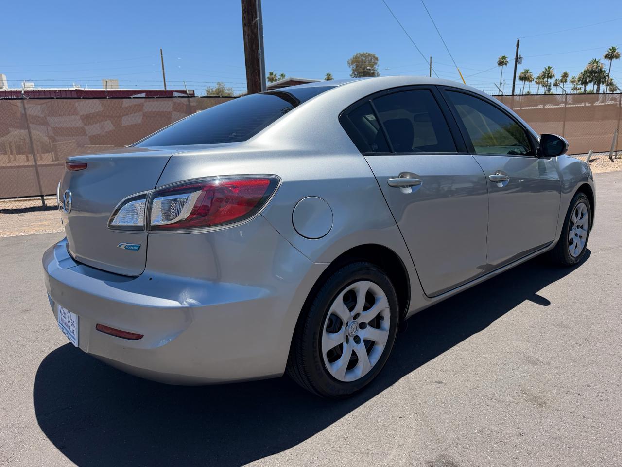 Mazda MAZDA3 i Sport 4-Door 2013