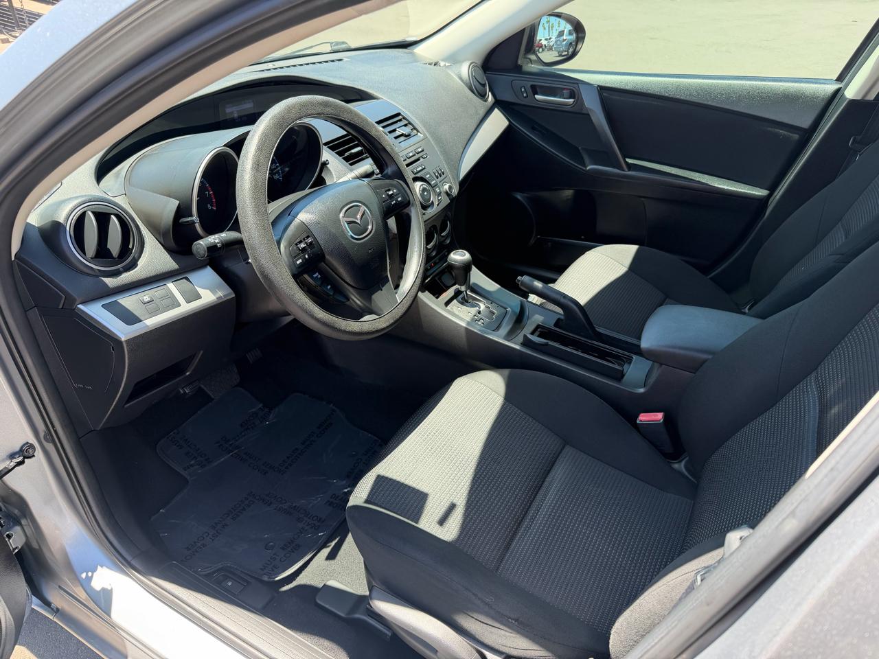 Mazda MAZDA3 i Sport 4-Door 2013