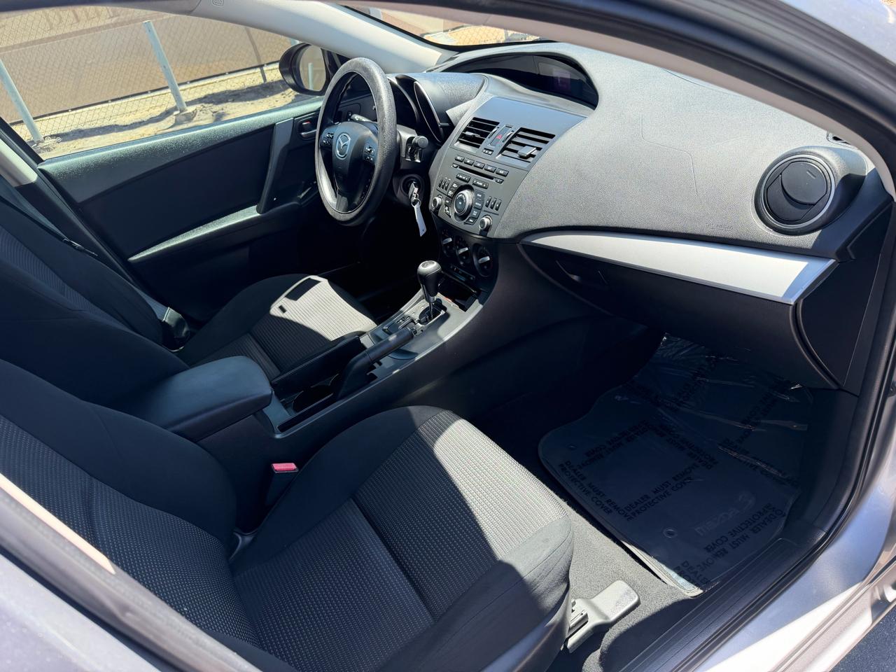 Mazda MAZDA3 i Sport 4-Door 2013