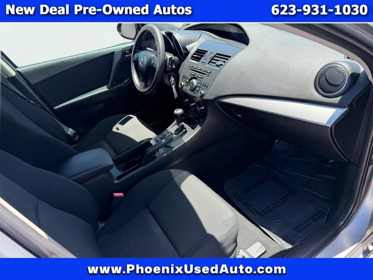Mazda MAZDA3 i Sport 4-Door 2013