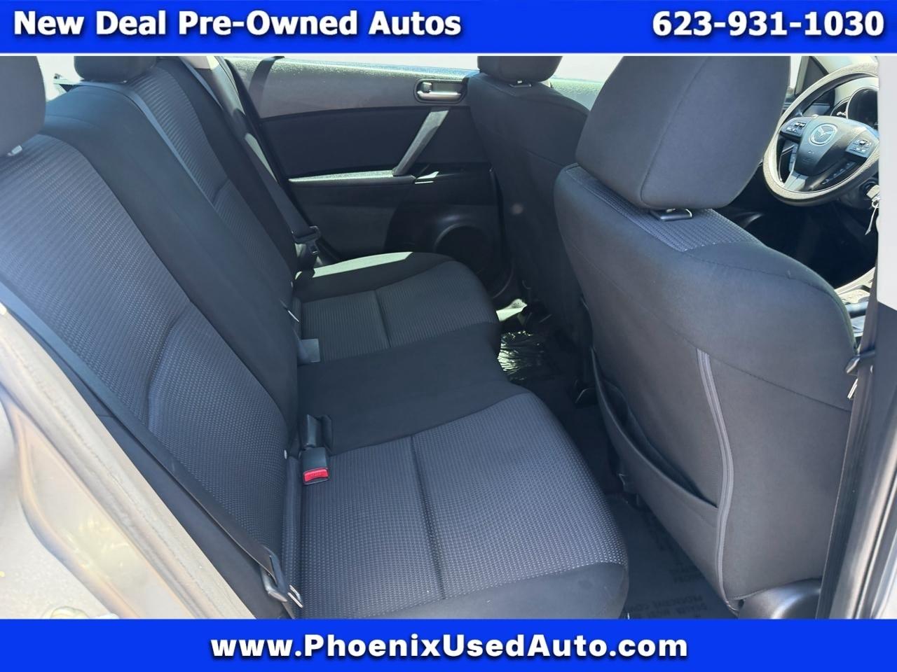 Mazda MAZDA3 i Sport 4-Door 2013