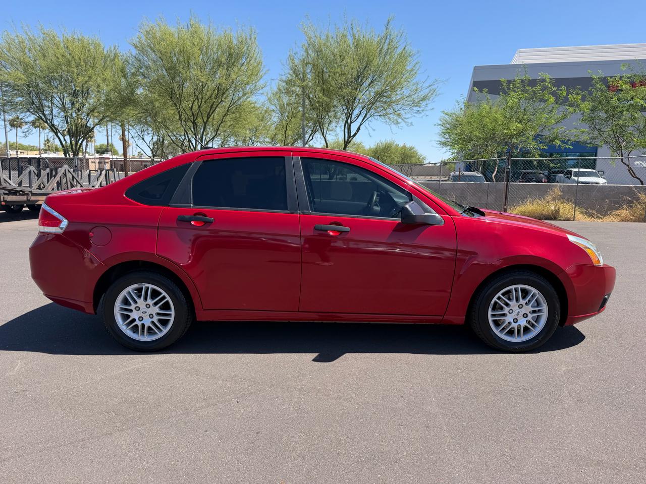Ford Focus SE Sedan 2010