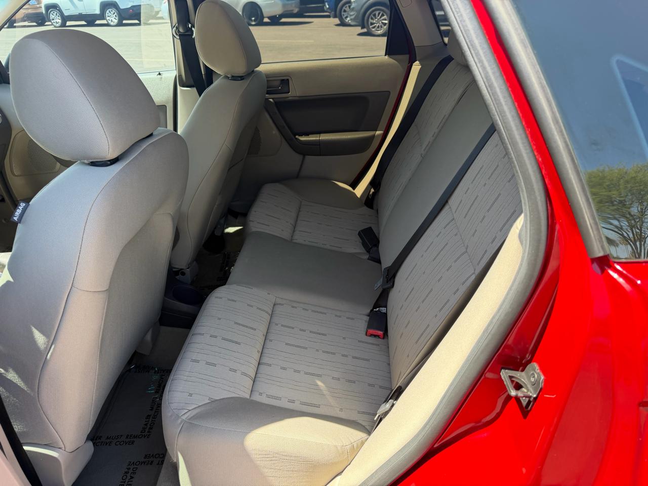 Ford Focus SE Sedan 2010