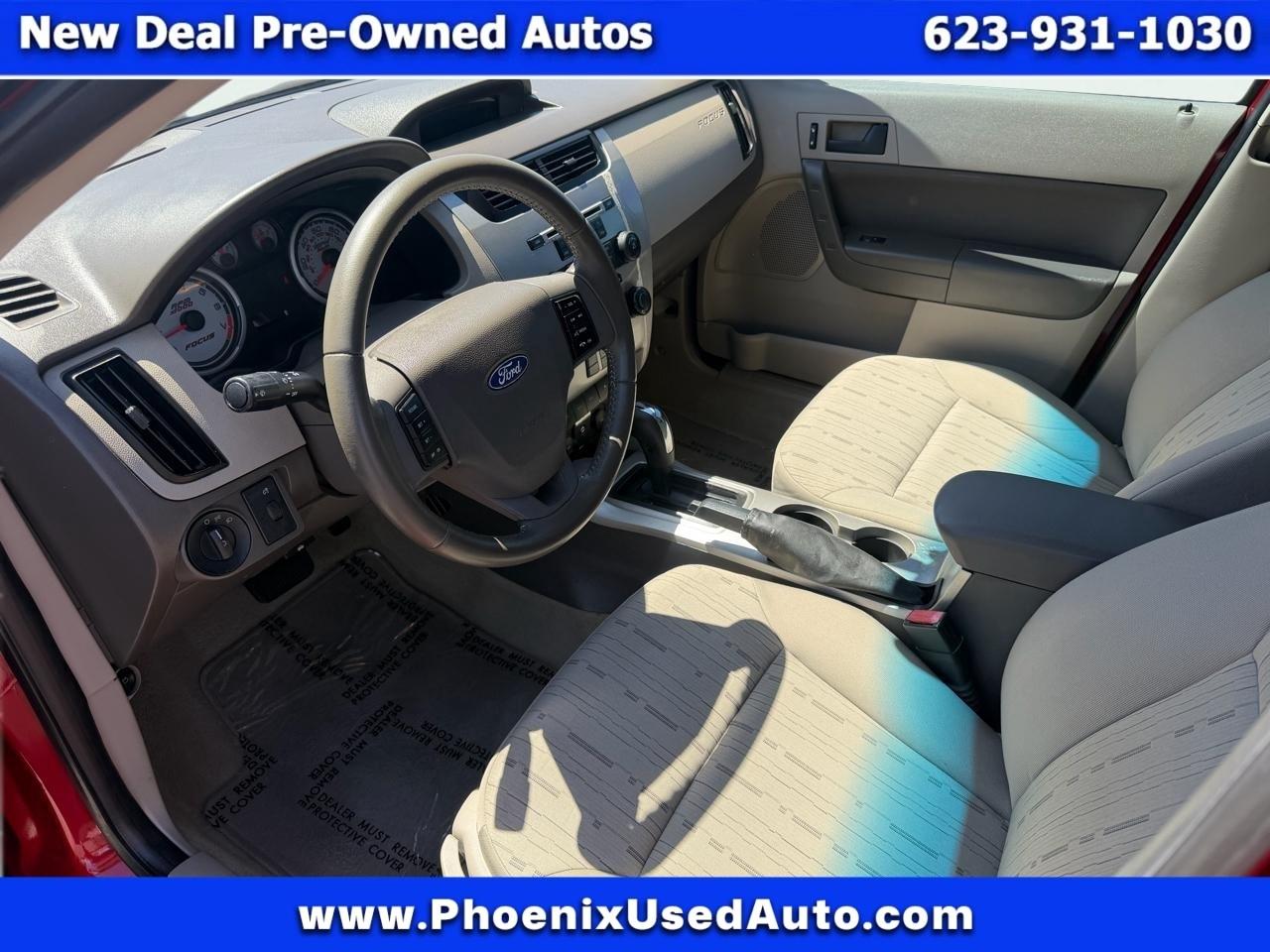 Ford Focus SE Sedan 2010