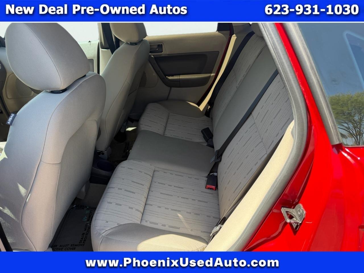 Ford Focus SE Sedan 2010