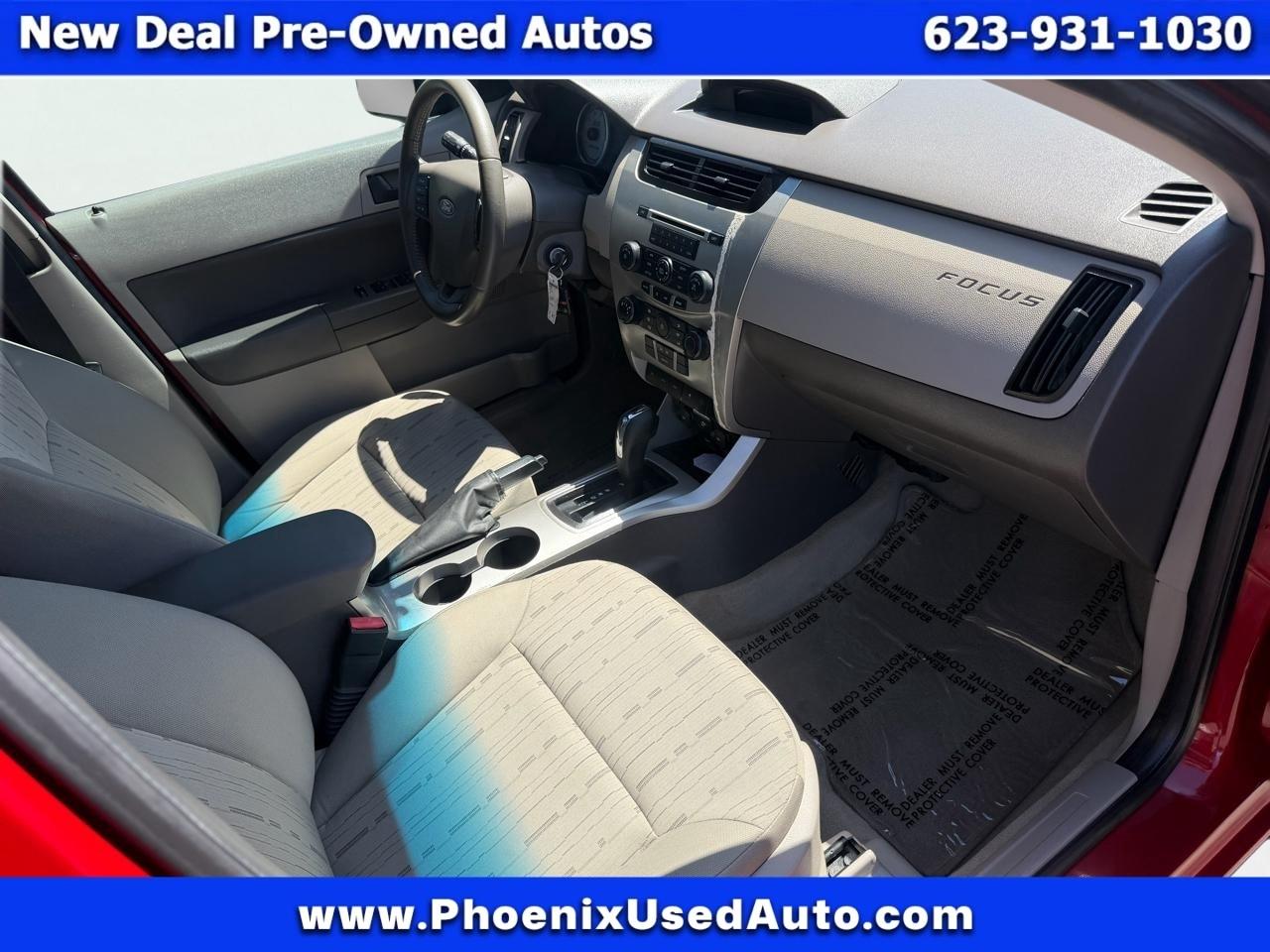 Ford Focus SE Sedan 2010