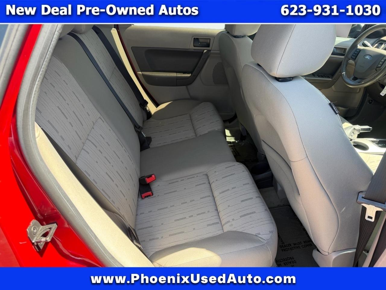 Ford Focus SE Sedan 2010