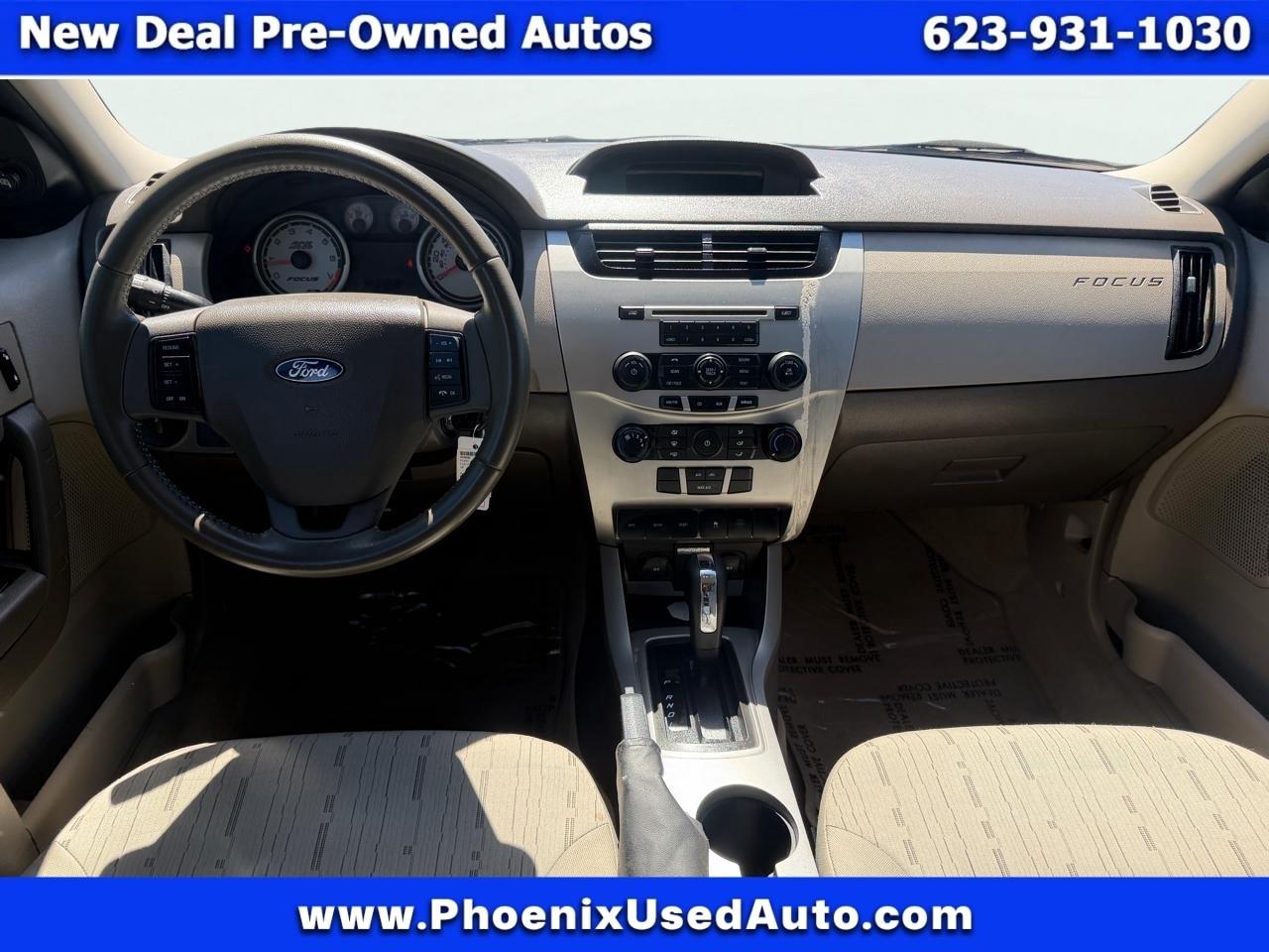 Ford Focus SE Sedan 2010