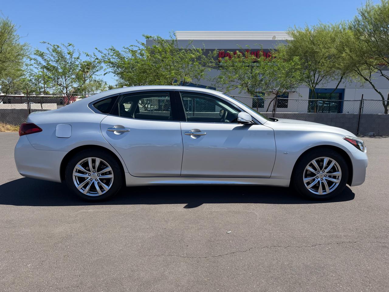 Infiniti Q70 3.7 2018