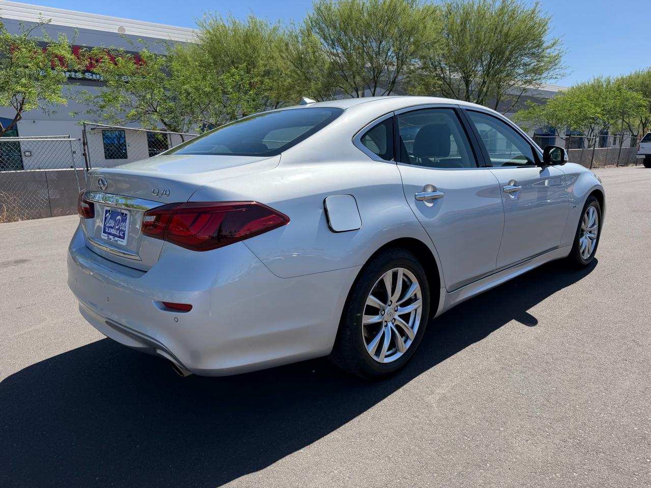 Infiniti Q70 3.7 2018
