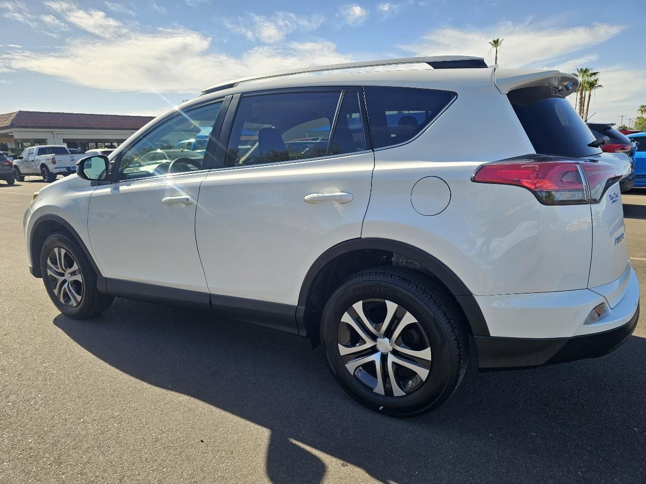 Toyota RAV4 LE FWD 2016