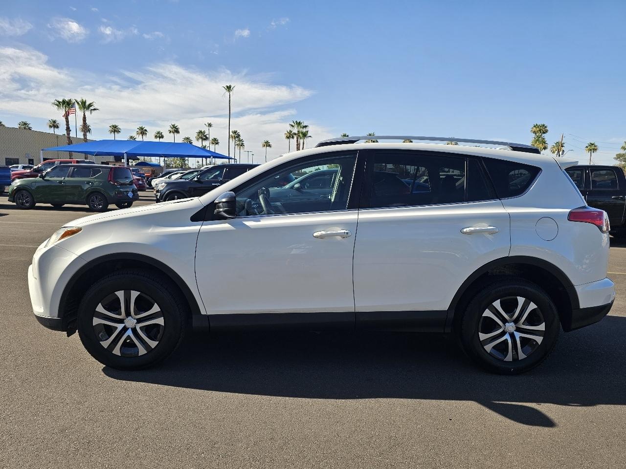 Toyota RAV4 LE FWD 2016