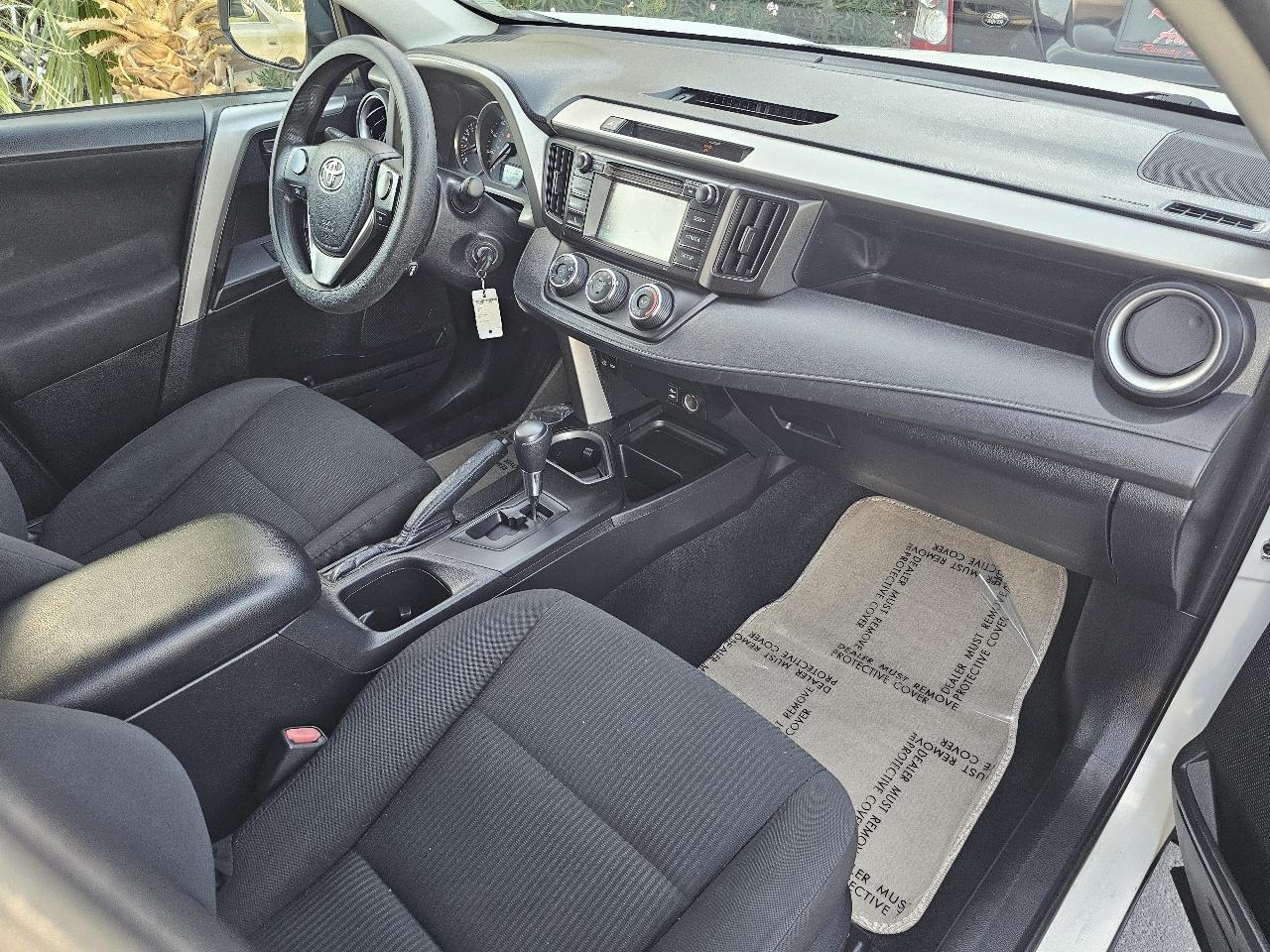 Toyota RAV4 LE FWD 2016