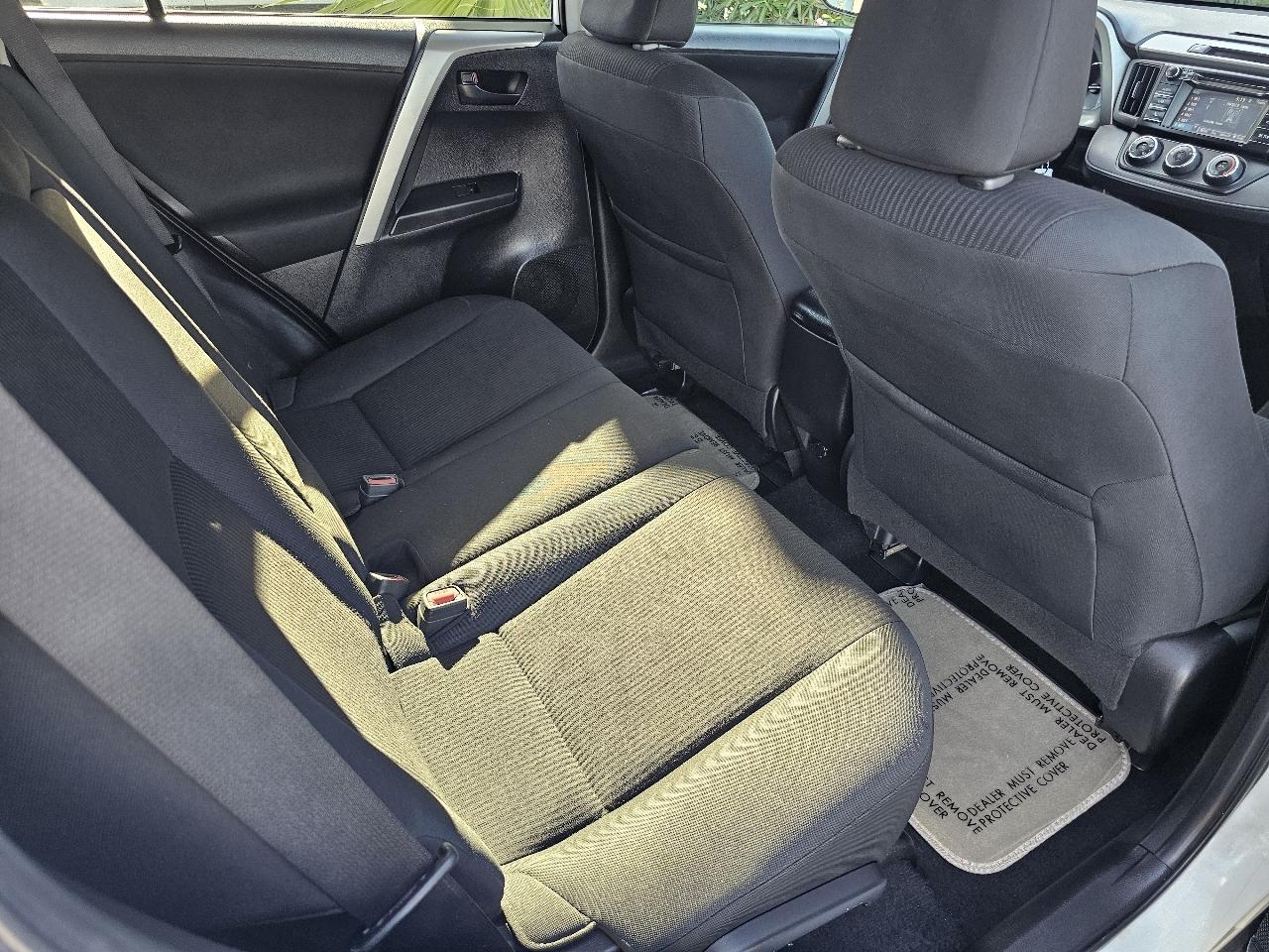 Toyota RAV4 LE FWD 2016