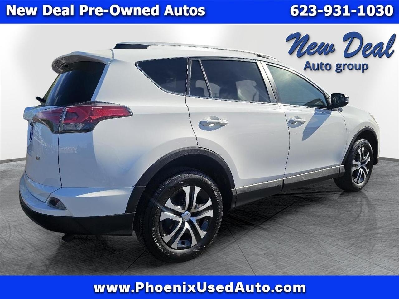 Toyota RAV4 LE FWD 2016