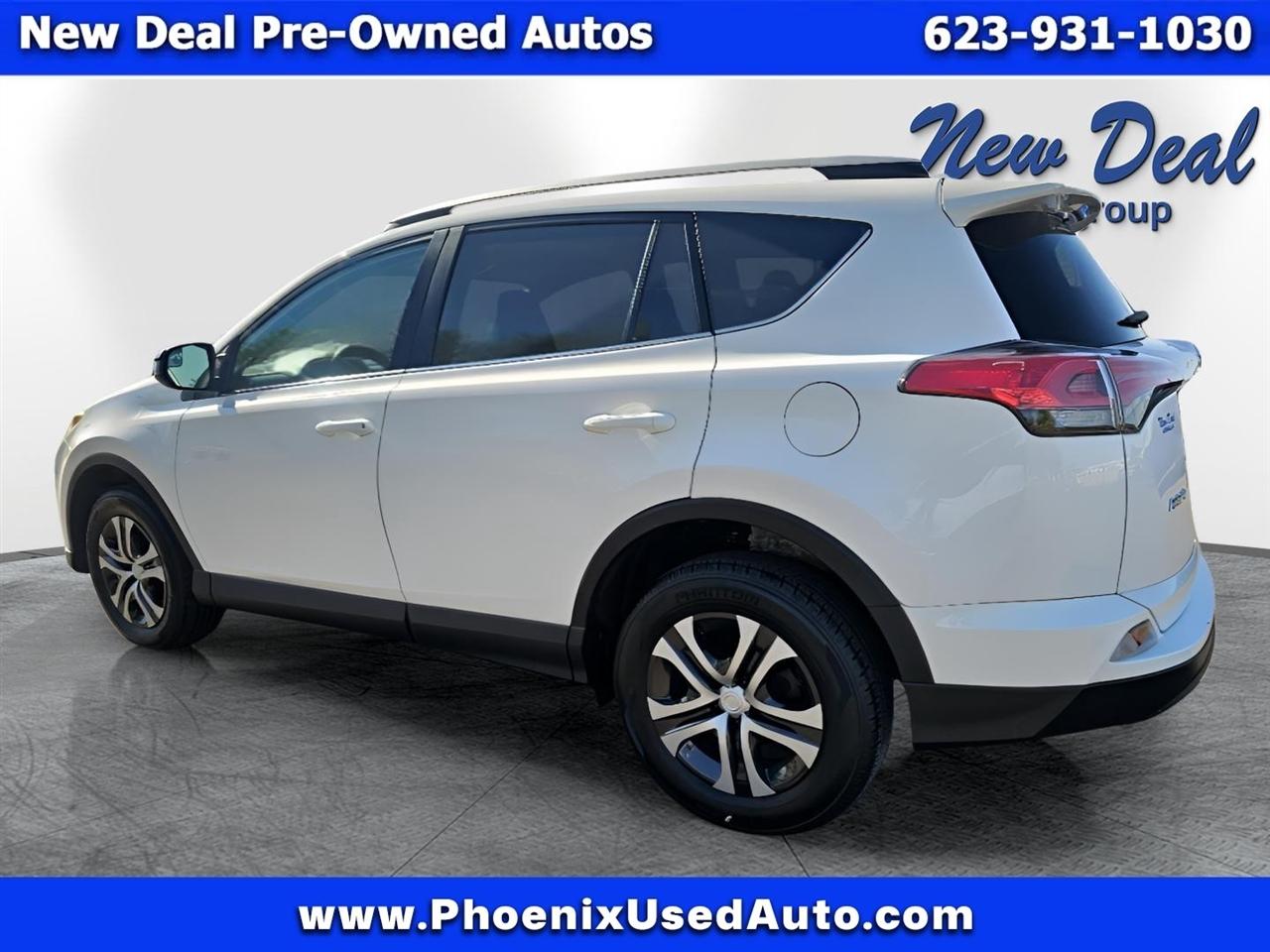 Toyota RAV4 LE FWD 2016