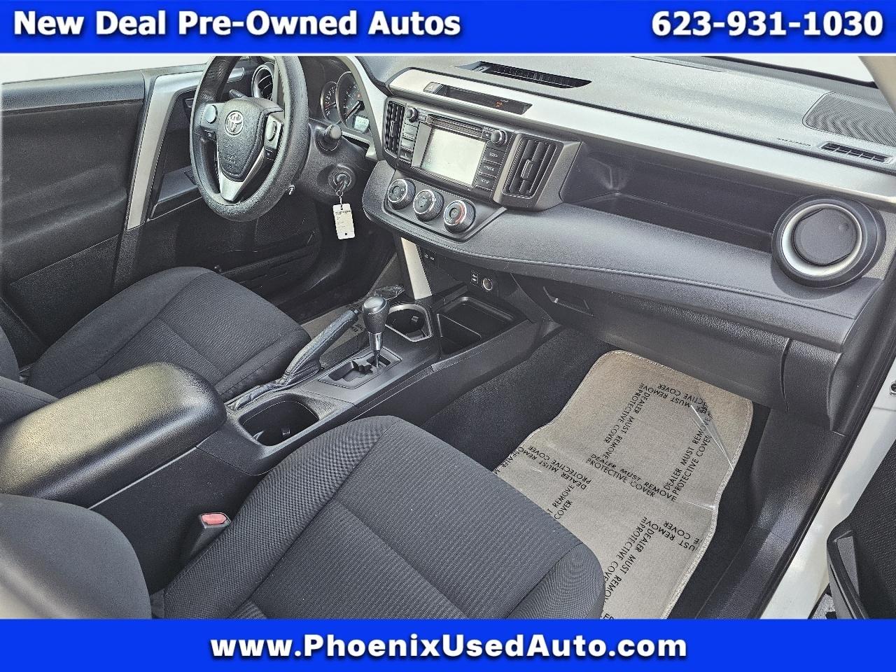 Toyota RAV4 LE FWD 2016