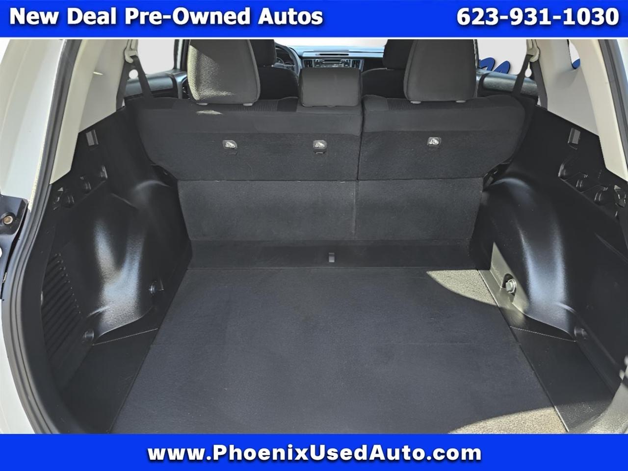 Toyota RAV4 LE FWD 2016