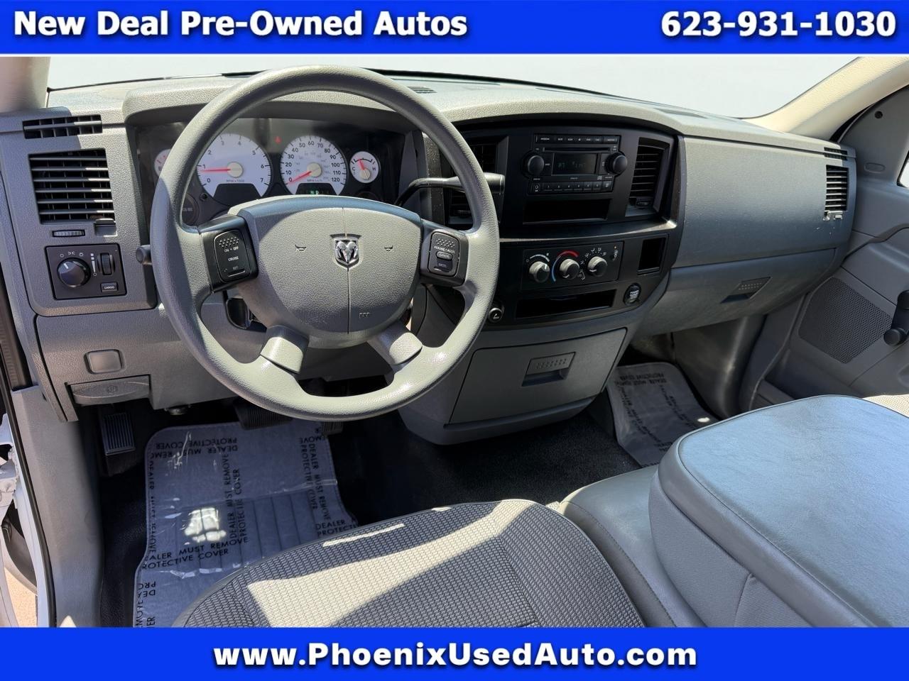 Dodge Ram 1500 2dr Reg Cab 119" WB 2008