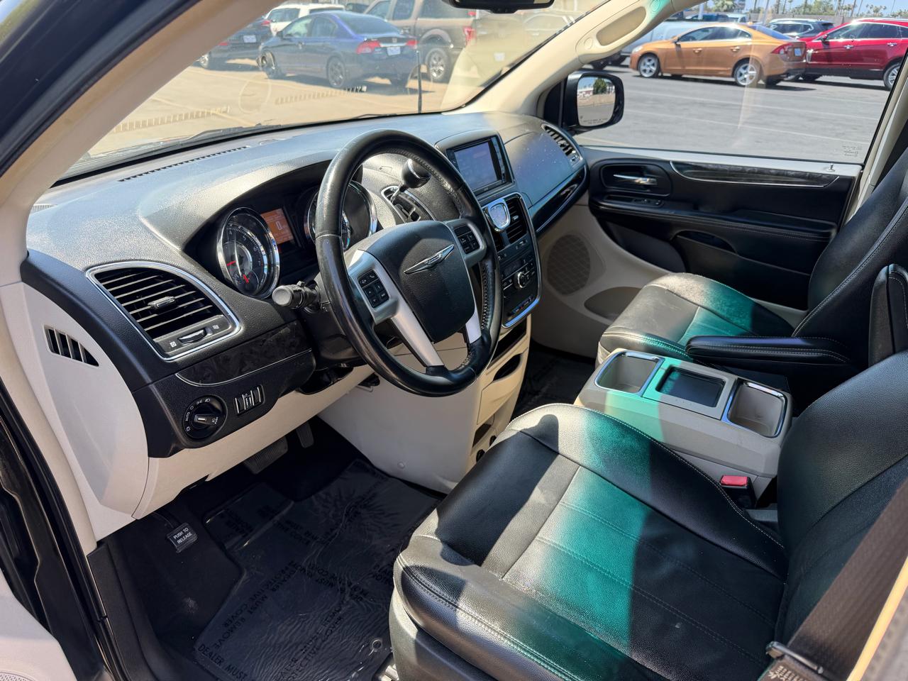 Chrysler Town & Country Touring 2014