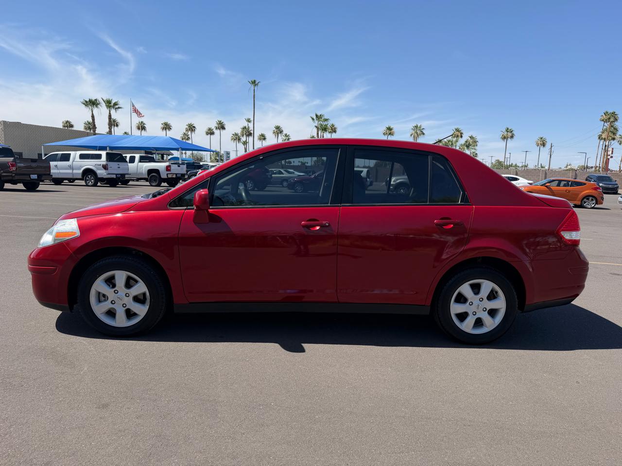 Nissan Versa 1.8 S Sedan 2010